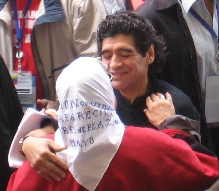 Diego Armando mardona le meilleur joueur du monde. hiyd 3liya pele oula pelanti