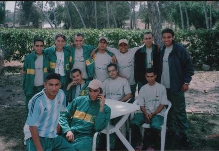 ce sot mes amis ensemble:adroit: jawad, youssef; chota,khaba,yassine,katir,zakaria,salah abderahim,adina,kaled(haz alportable) et mostafa .